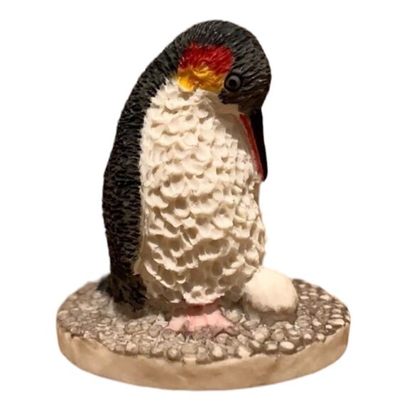 Peter Fagan hand painted Penguin with Egg - Picture 2 of 6